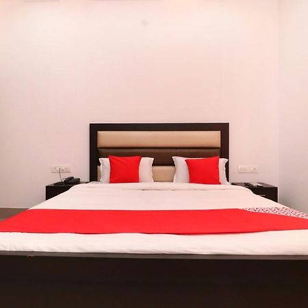 Oyo 23235 Hotel Roopmahal & Restaurant Amritsar Luaran gambar
