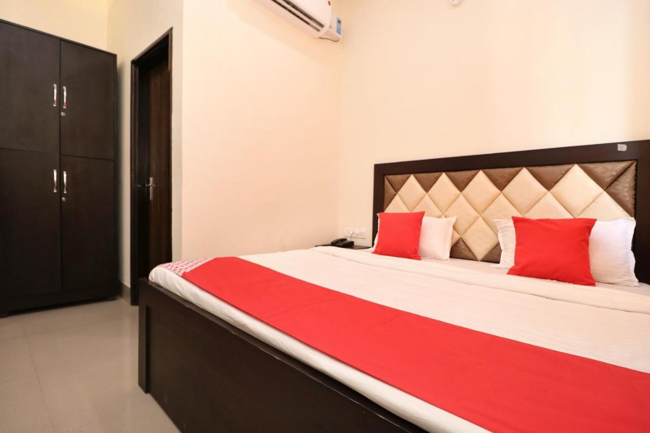 Oyo 23235 Hotel Roopmahal & Restaurant Amritsar Luaran gambar