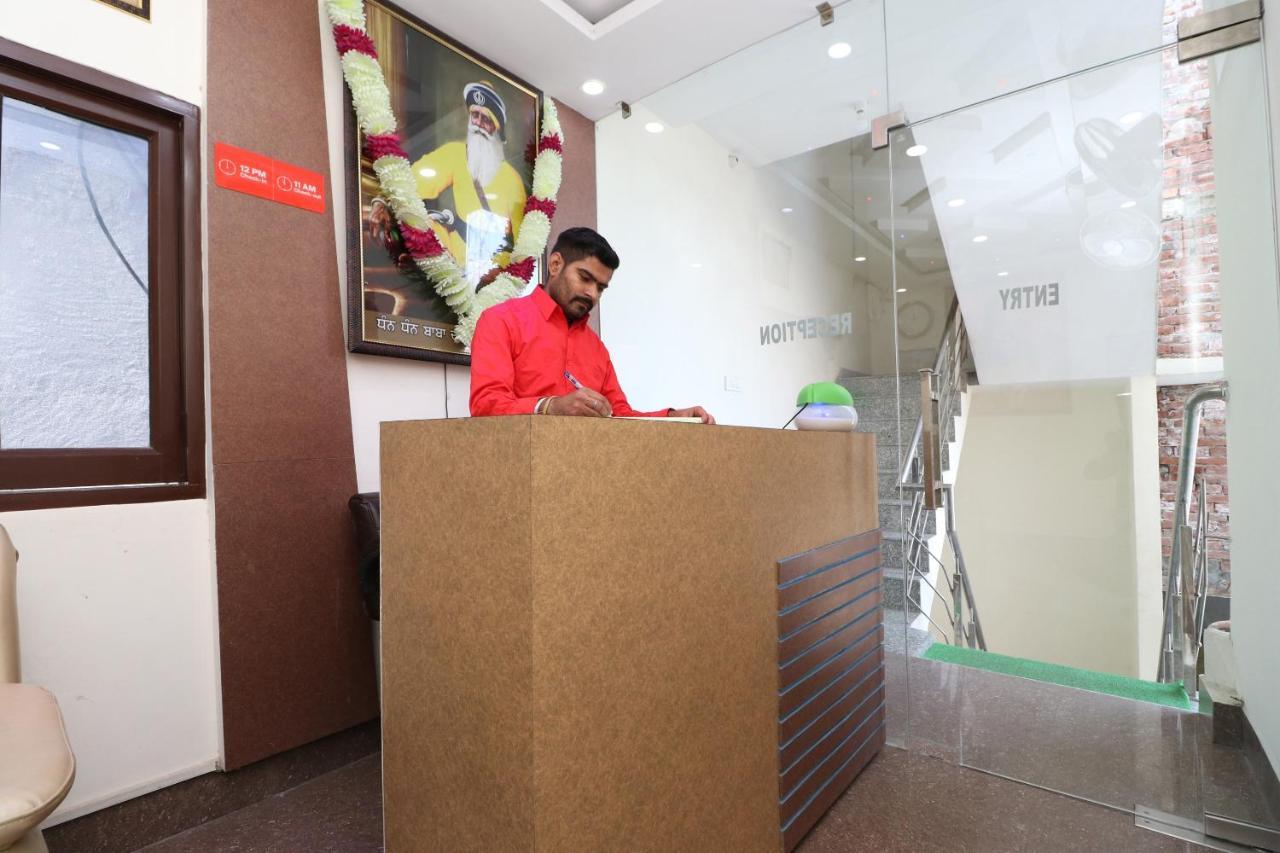 Oyo 23235 Hotel Roopmahal & Restaurant Amritsar Luaran gambar
