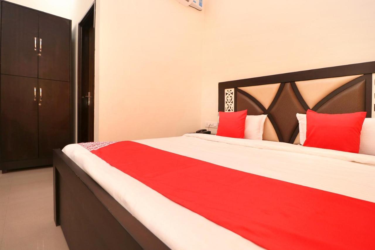 Oyo 23235 Hotel Roopmahal & Restaurant Amritsar Luaran gambar